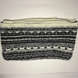 H&M infinity scarf black and white